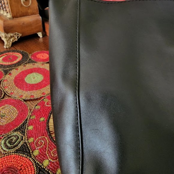 Michael Kors Medium Natalia Tile Shoulder Bag in Black - Picture 5 of 10